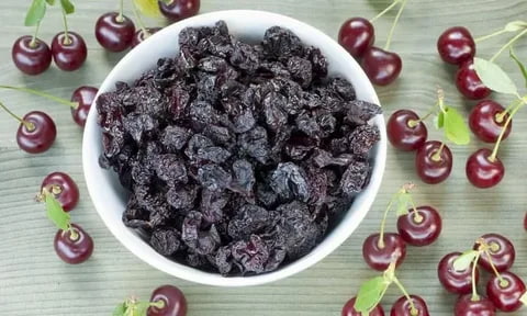 تصویر 1 از آلبالو خشک صنعتی با رنگ ثابت و طعم مطلوب